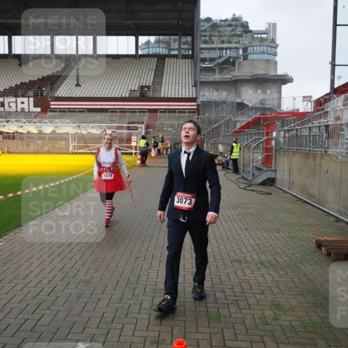07.12.2025 - St. Pauli X-Mass-Run No. 15 Fabian Wolf http://msf.ph/oto/9414182 07.12.2025 11:21:45 Ziel 1549, 1902, 1907, 1939, 2033, 2197, 2473, 2474 meine-sportfotos.de