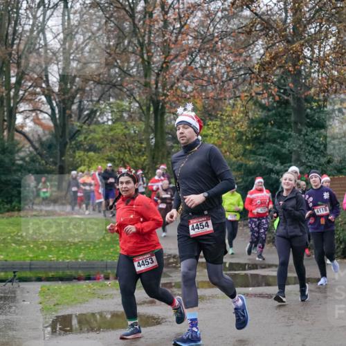 07.12.2025 - St. Pauli X-Mass-Run No. 15 Michael Burmester http://msf.ph/oto/9414186 07.12.2025 10:04:35 Laufen 4453, 4454, 422, 4118 meine-sportfotos.de