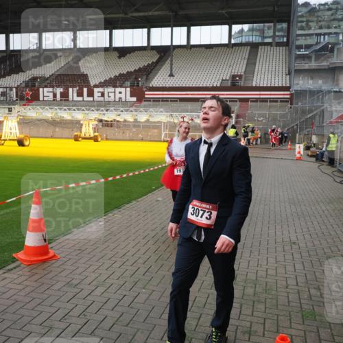 07.12.2025 - St. Pauli X-Mass-Run No. 15 Fabian Wolf http://msf.ph/oto/9414197 07.12.2025 11:21:46 Ziel 1549, 1902, 1939, 2033, 2197 meine-sportfotos.de