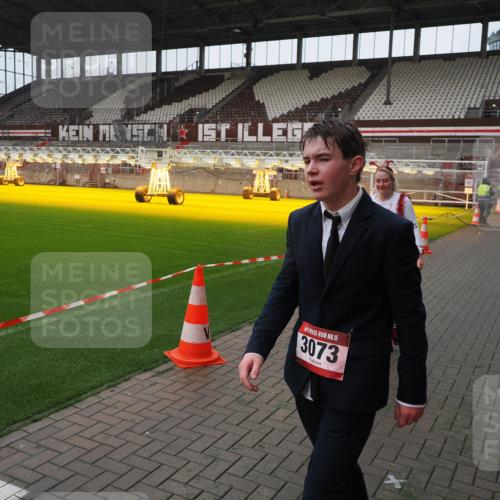07.12.2025 - St. Pauli X-Mass-Run No. 15 Fabian Wolf http://msf.ph/oto/9414206 07.12.2025 11:21:46 Ziel 1549, 1902, 1939, 2033, 2197 meine-sportfotos.de