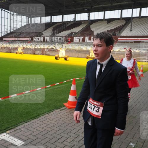 07.12.2025 - St. Pauli X-Mass-Run No. 15 Fabian Wolf http://msf.ph/oto/9414208 07.12.2025 11:21:47 Ziel 1297, 1939, 2033, 2197 meine-sportfotos.de