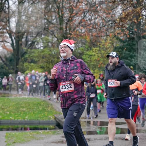 07.12.2025 - St. Pauli X-Mass-Run No. 15 Michael Burmester http://msf.ph/oto/9414306 07.12.2025 10:04:46 Laufen 15, 4532, 4531 meine-sportfotos.de