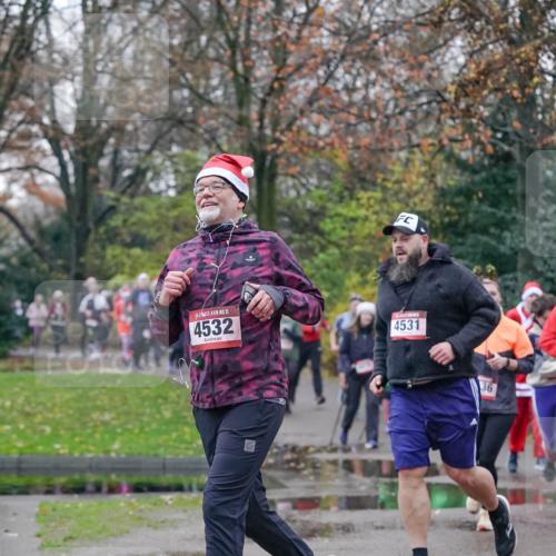 07.12.2025 - St. Pauli X-Mass-Run No. 15 Michael Burmester http://msf.ph/oto/9414309 07.12.2025 10:04:46 Laufen 15, 4532, 4531, 36 meine-sportfotos.de