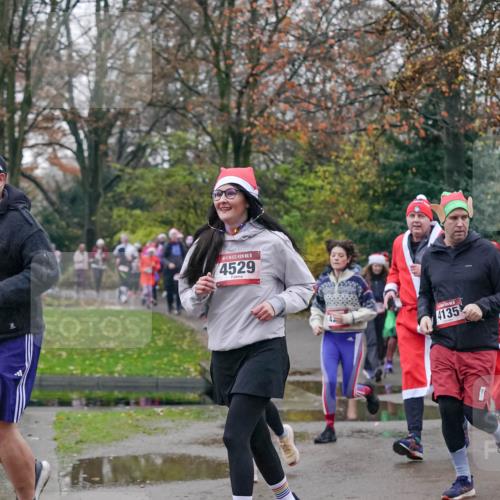 07.12.2025 - St. Pauli X-Mass-Run No. 15 Michael Burmester http://msf.ph/oto/9414321 07.12.2025 10:04:48 Laufen 15, 4529, 4135 meine-sportfotos.de