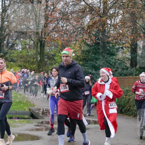 07.12.2025 - St. Pauli X-Mass-Run No. 15 Michael Burmester http://msf.ph/oto/9414327 07.12.2025 10:04:48 Laufen 36, 4135, 4133, 706 meine-sportfotos.de