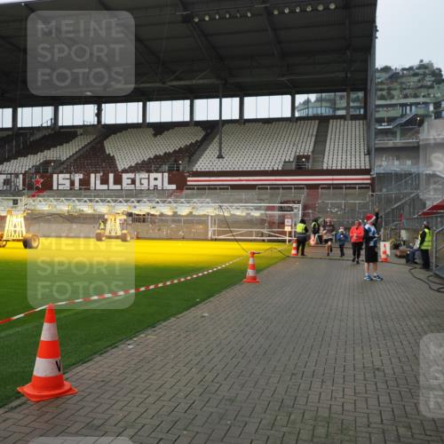 07.12.2025 - St. Pauli X-Mass-Run No. 15 Fabian Wolf http://msf.ph/oto/9414329 07.12.2025 11:22:23 Ziel 2550, 2557, 2812, 2985, 3127 meine-sportfotos.de