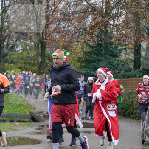 07.12.2025 - St. Pauli X-Mass-Run No. 15 Michael Burmester http://msf.ph/oto/9414330 07.12.2025 10:04:48 Laufen 413, 4133, 3706 meine-sportfotos.de