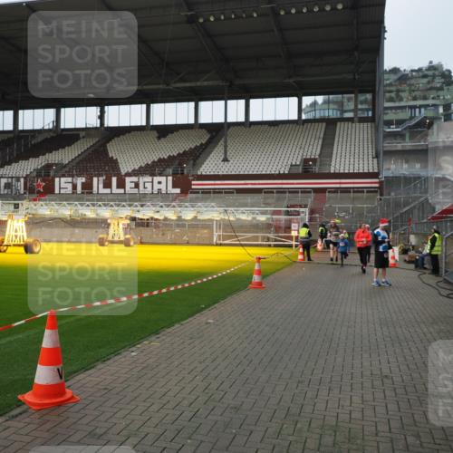 07.12.2025 - St. Pauli X-Mass-Run No. 15 Fabian Wolf http://msf.ph/oto/9414334 07.12.2025 11:22:23 Ziel 2550, 2557, 2812, 2985, 3127 meine-sportfotos.de