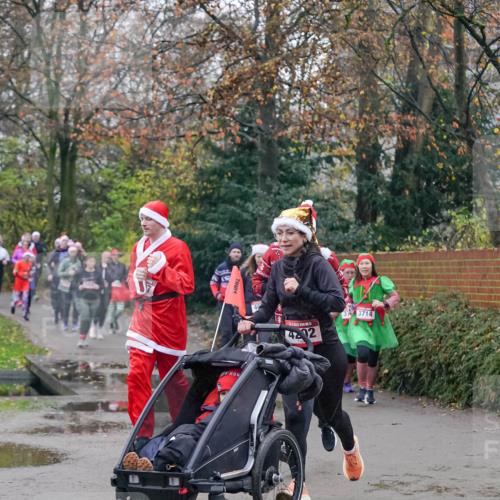 07.12.2025 - St. Pauli X-Mass-Run No. 15 Michael Burmester http://msf.ph/oto/9414348 07.12.2025 10:04:50 Laufen 4202, 3714 meine-sportfotos.de