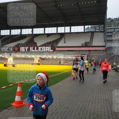 07.12.2025 - St. Pauli X-Mass-Run No. 15 Fabian Wolf http://msf.ph/oto/9414356 07.12.2025 11:22:28 Ziel 1349, 1391, 1431, 2550, 2557, 2812, 2985, 3127 meine-sportfotos.de