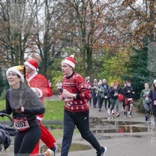 07.12.2025 - St. Pauli X-Mass-Run No. 15 Michael Burmester http://msf.ph/oto/9414369 07.12.2025 10:04:51 Laufen 4202, 700, 40 meine-sportfotos.de