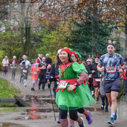 07.12.2025 - St. Pauli X-Mass-Run No. 15 Michael Burmester http://msf.ph/oto/9414387 07.12.2025 10:04:53 Laufen 3714, 3649 meine-sportfotos.de