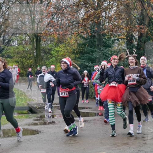 07.12.2025 - St. Pauli X-Mass-Run No. 15 Michael Burmester http://msf.ph/oto/9414435 07.12.2025 10:04:59 Laufen 4515, 2171, 2101, 2532, 48, 4485, 526 meine-sportfotos.de