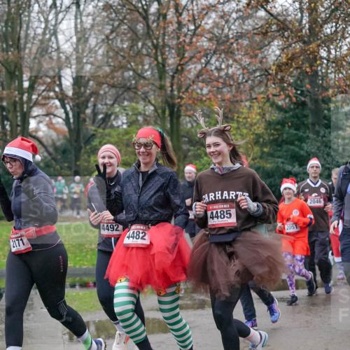 07.12.2025 - St. Pauli X-Mass-Run No. 15 Michael Burmester http://msf.ph/oto/9414459 07.12.2025 10:05:00 Laufen 2171, 4492, 4482, 15, 4485, 2051, 2046 meine-sportfotos.de