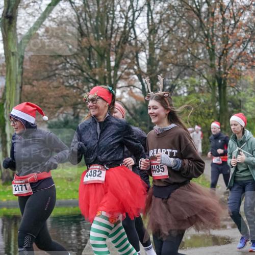 07.12.2025 - St. Pauli X-Mass-Run No. 15 Michael Burmester http://msf.ph/oto/9414465 07.12.2025 10:05:00 Laufen 2171, 4482, 4485 meine-sportfotos.de