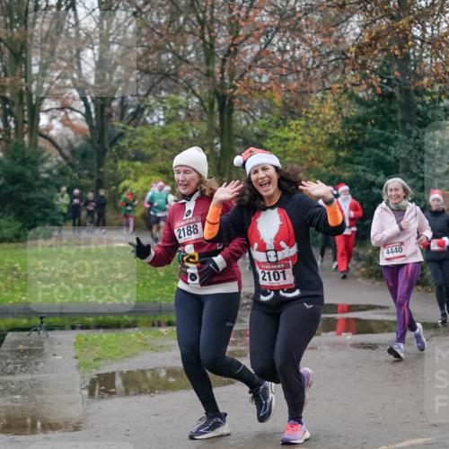 07.12.2025 - St. Pauli X-Mass-Run No. 15 Michael Burmester http://msf.ph/oto/9414560 07.12.2025 10:05:06 Laufen 2188, 15, 2101, 4440 meine-sportfotos.de