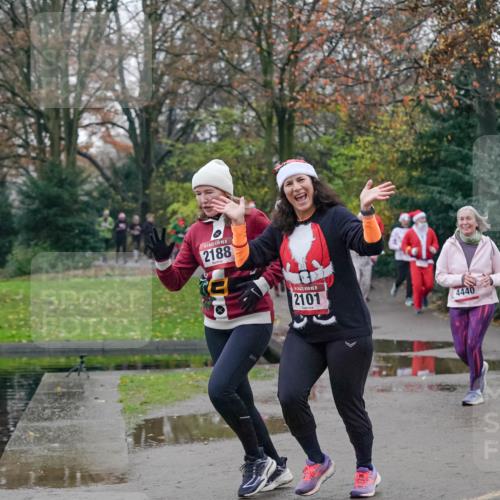 07.12.2025 - St. Pauli X-Mass-Run No. 15 Michael Burmester http://msf.ph/oto/9414563 07.12.2025 10:05:06 Laufen 15, 2188, 15, 2101, 4440 meine-sportfotos.de