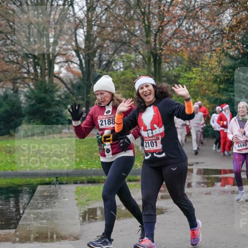 07.12.2025 - St. Pauli X-Mass-Run No. 15 Michael Burmester http://msf.ph/oto/9414566 07.12.2025 10:05:06 Laufen 15, 2188, 2101, 4440 meine-sportfotos.de