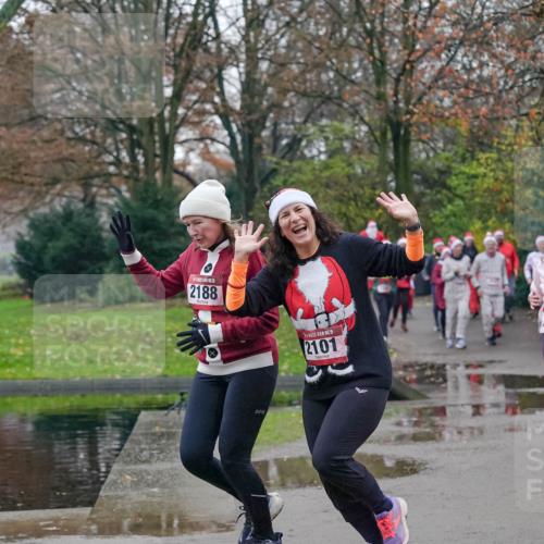 07.12.2025 - St. Pauli X-Mass-Run No. 15 Michael Burmester http://msf.ph/oto/9414572 07.12.2025 10:05:07 Laufen 2188, 15, 2101 meine-sportfotos.de