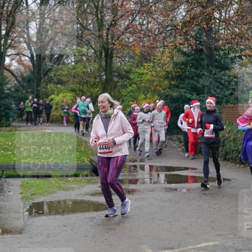 07.12.2025 - St. Pauli X-Mass-Run No. 15 Michael Burmester http://msf.ph/oto/9414578 07.12.2025 10:05:08 Laufen 4440, 1631, 2029 meine-sportfotos.de