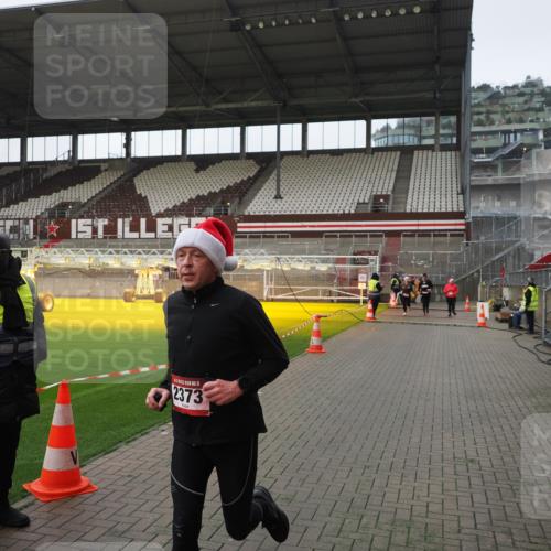 07.12.2025 - St. Pauli X-Mass-Run No. 15 Fabian Wolf http://msf.ph/oto/9414589 07.12.2025 11:23:10 Ziel 21, 69, 1141, 2023, 2373, 2821, 2823, 4249, 4824 meine-sportfotos.de