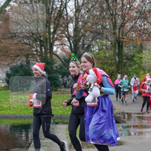 07.12.2025 - St. Pauli X-Mass-Run No. 15 Michael Burmester http://msf.ph/oto/9414629 07.12.2025 10:05:10 Laufen 2029 meine-sportfotos.de