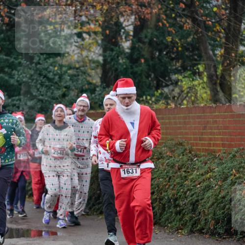 07.12.2025 - St. Pauli X-Mass-Run No. 15 Michael Burmester http://msf.ph/oto/9414641 07.12.2025 10:05:12 Laufen 2540, 236, 541, 15, 1631 meine-sportfotos.de