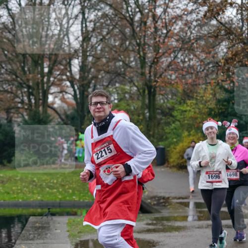 07.12.2025 - St. Pauli X-Mass-Run No. 15 Michael Burmester http://msf.ph/oto/9414755 07.12.2025 10:05:21 Laufen 15, 2215, 1696, 1698 meine-sportfotos.de