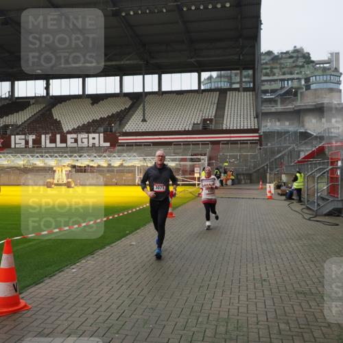 07.12.2025 - St. Pauli X-Mass-Run No. 15 Fabian Wolf http://msf.ph/oto/9414763 07.12.2025 11:23:47 Ziel 593, 2387, 2389, 2409, 3071, 3190, 3191 meine-sportfotos.de