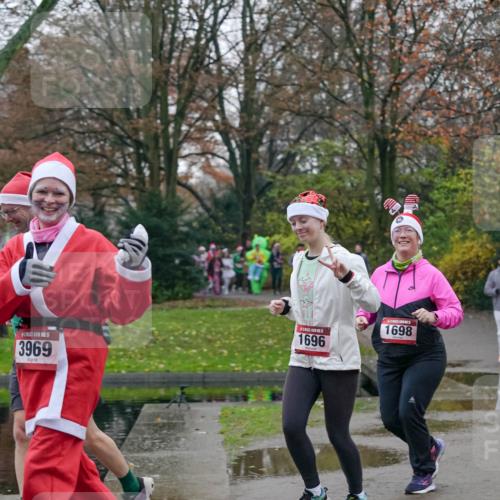 07.12.2025 - St. Pauli X-Mass-Run No. 15 Michael Burmester http://msf.ph/oto/9414766 07.12.2025 10:05:22 Laufen 15, 3969, 1696, 1698 meine-sportfotos.de