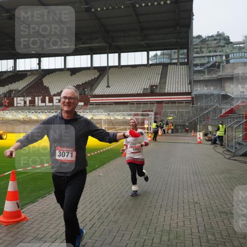 07.12.2025 - St. Pauli X-Mass-Run No. 15 Fabian Wolf http://msf.ph/oto/9414787 07.12.2025 11:23:49 Ziel 593, 2387, 2389, 2409, 3071, 3190, 3191 meine-sportfotos.de