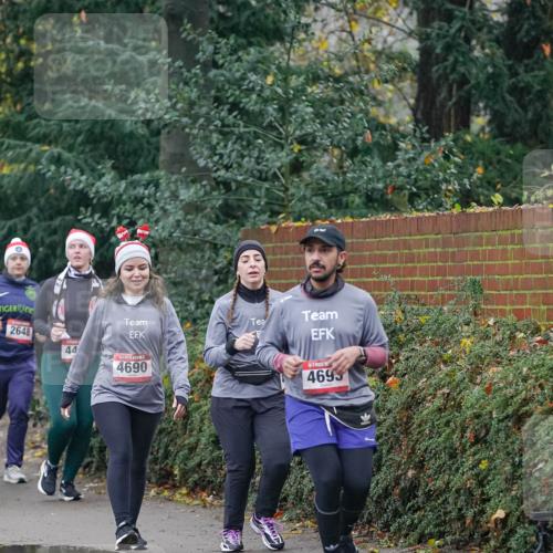 07.12.2025 - St. Pauli X-Mass-Run No. 15 Michael Burmester http://msf.ph/oto/9414808 07.12.2025 10:05:35 Laufen 2648, 44, 4690, 4693 meine-sportfotos.de