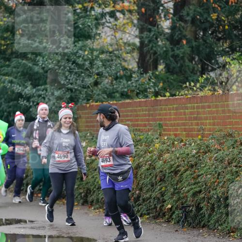 07.12.2025 - St. Pauli X-Mass-Run No. 15 Michael Burmester http://msf.ph/oto/9414811 07.12.2025 10:05:36 Laufen 2648, 4690, 4693 meine-sportfotos.de