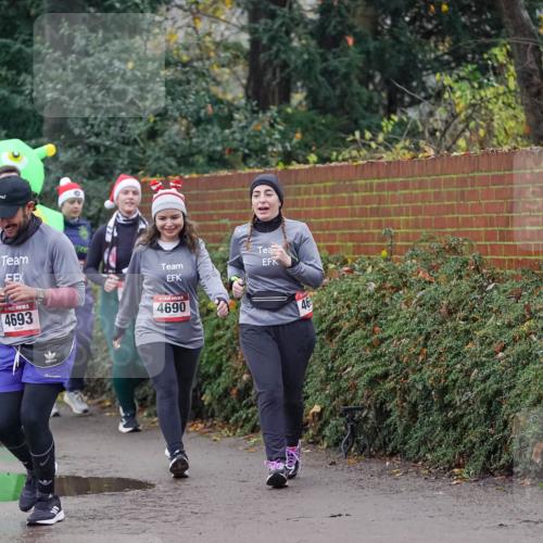 07.12.2025 - St. Pauli X-Mass-Run No. 15 Michael Burmester http://msf.ph/oto/9414816 07.12.2025 10:05:37 Laufen 4693, 4690, 46 meine-sportfotos.de