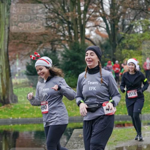 07.12.2025 - St. Pauli X-Mass-Run No. 15 Michael Burmester http://msf.ph/oto/9414842 07.12.2025 10:05:42 Laufen 690, 2518 meine-sportfotos.de