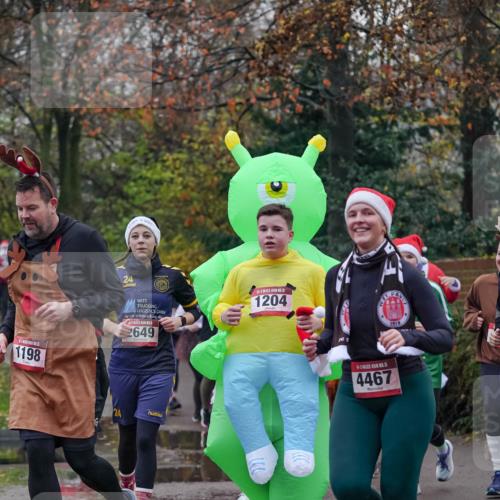07.12.2025 - St. Pauli X-Mass-Run No. 15 Michael Burmester http://msf.ph/oto/9414845 07.12.2025 10:05:43 Laufen 5, 1198, 24, 2649, 15, 1204, 1910, 4467 meine-sportfotos.de