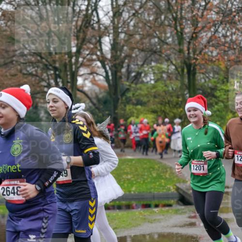 07.12.2025 - St. Pauli X-Mass-Run No. 15 Michael Burmester http://msf.ph/oto/9414859 07.12.2025 10:05:45 Laufen 2648, 49, 1201, 12 meine-sportfotos.de