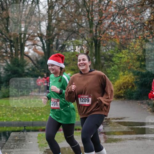 07.12.2025 - St. Pauli X-Mass-Run No. 15 Michael Burmester http://msf.ph/oto/9414860 07.12.2025 10:05:45 Laufen 201, 15, 1209 meine-sportfotos.de
