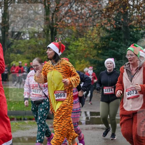 07.12.2025 - St. Pauli X-Mass-Run No. 15 Michael Burmester http://msf.ph/oto/9414870 07.12.2025 10:05:49 Laufen 4337, 15, 3669, 3224, 4073 meine-sportfotos.de