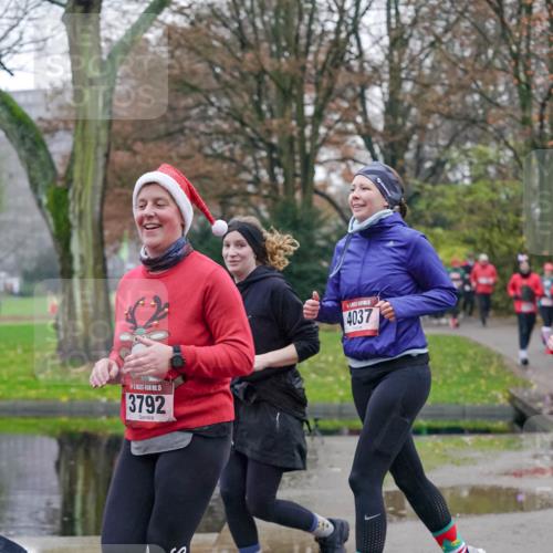 07.12.2025 - St. Pauli X-Mass-Run No. 15 Michael Burmester http://msf.ph/oto/9414896 07.12.2025 10:05:53 Laufen 15, 3792, 4037 meine-sportfotos.de