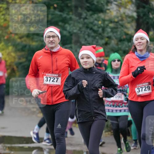 07.12.2025 - St. Pauli X-Mass-Run No. 15 Michael Burmester http://msf.ph/oto/9414924 07.12.2025 10:05:59 Laufen 5, 3727, 090, 15, 3729 meine-sportfotos.de