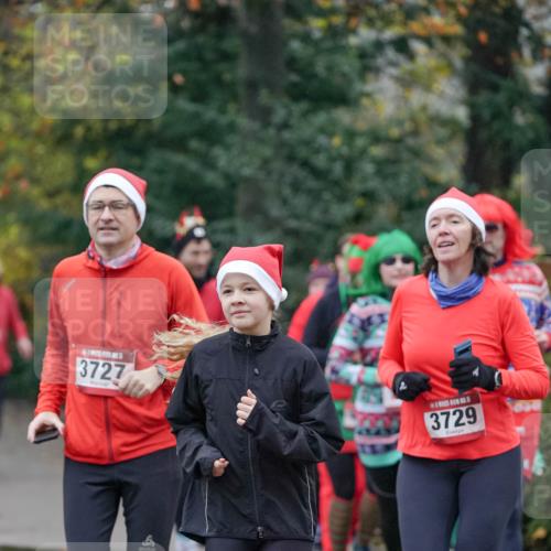 07.12.2025 - St. Pauli X-Mass-Run No. 15 Michael Burmester http://msf.ph/oto/9414927 07.12.2025 10:05:59 Laufen 3727, 3729 meine-sportfotos.de