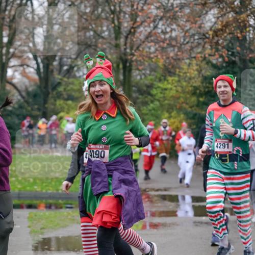 07.12.2025 - St. Pauli X-Mass-Run No. 15 Michael Burmester http://msf.ph/oto/9415015 07.12.2025 10:06:16 Laufen 15, 4290, 4291 meine-sportfotos.de