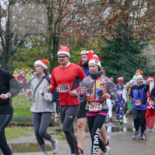 07.12.2025 - St. Pauli X-Mass-Run No. 15 Michael Burmester http://msf.ph/oto/9415025 07.12.2025 10:06:18 Laufen 15, 3209, 15, 2912, 4519, 2857, 4334 meine-sportfotos.de