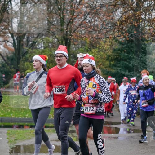 07.12.2025 - St. Pauli X-Mass-Run No. 15 Michael Burmester http://msf.ph/oto/9415027 07.12.2025 10:06:18 Laufen 3722, 5, 3209, 5, 2912, 4510, 2857 meine-sportfotos.de