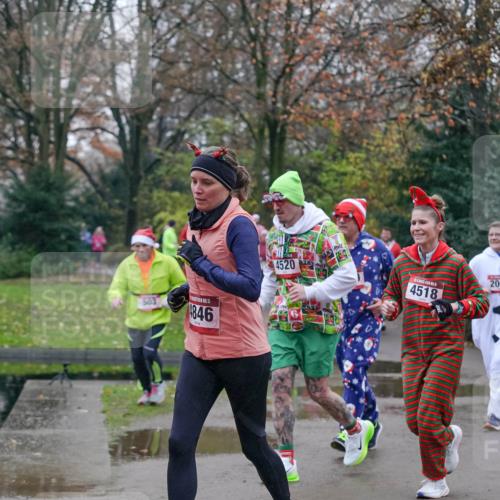 07.12.2025 - St. Pauli X-Mass-Run No. 15 Michael Burmester http://msf.ph/oto/9415044 07.12.2025 10:06:23 Laufen 503, 15, 846, 4520, 4518, 206 meine-sportfotos.de