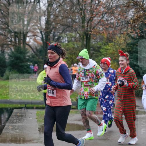 07.12.2025 - St. Pauli X-Mass-Run No. 15 Michael Burmester http://msf.ph/oto/9415045 07.12.2025 10:06:23 Laufen 15, 4846, 4520 meine-sportfotos.de