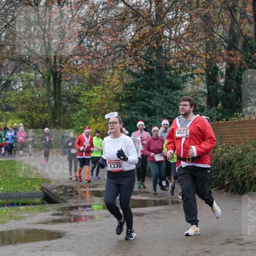 07.12.2025 - St. Pauli X-Mass-Run No. 15 Michael Burmester http://msf.ph/oto/9415049 07.12.2025 10:06:30 Laufen 2544, 1330, 4147, 4527 meine-sportfotos.de