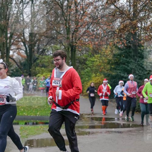 07.12.2025 - St. Pauli X-Mass-Run No. 15 Michael Burmester http://msf.ph/oto/9415056 07.12.2025 10:06:31 Laufen 30, 4527, 41 meine-sportfotos.de