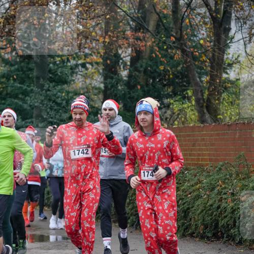 07.12.2025 - St. Pauli X-Mass-Run No. 15 Michael Burmester http://msf.ph/oto/9415062 07.12.2025 10:06:33 Laufen 5, 1742, 15, 174 meine-sportfotos.de